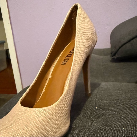 Cosmopolitan Pink Heels - Picture 5 of 10